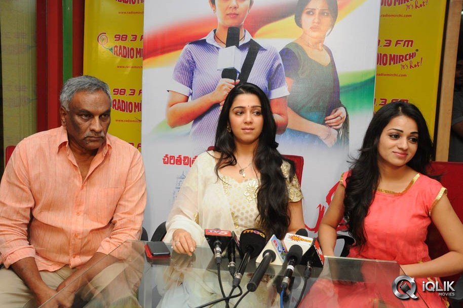 Pratighatana-Team-at-Radio-Mirchi